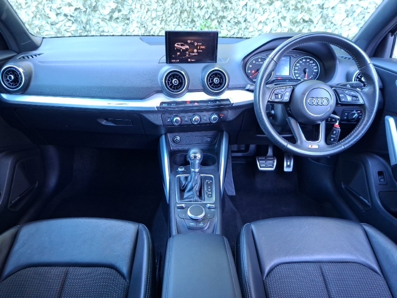 Audi Q2 35 Tfsi S Line S Tronic Black #3
