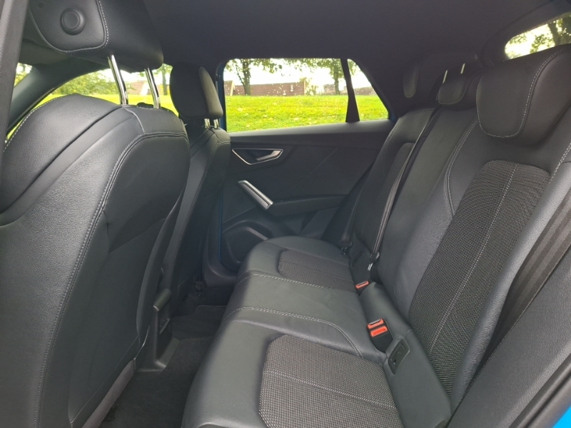 Audi Q2 30 Tfsi Black Edition Blue #6