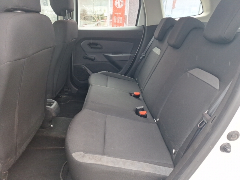 Dacia Duster 1.6 Sce Essential White #6