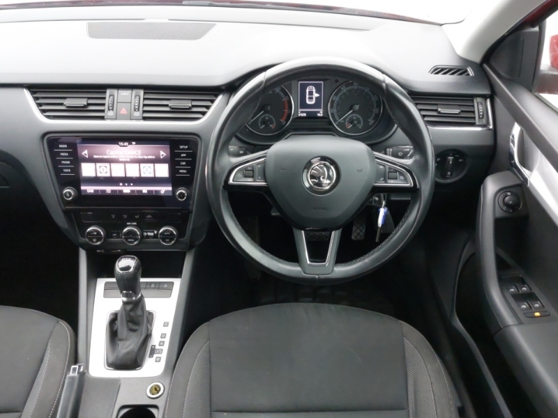 Skoda Octavia 2.0 Tdi Cr Scout 4X4 White #8