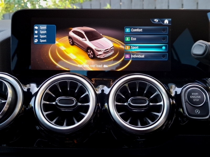 Mercedes-Benz GLA Class Gla 200 Amg Line Executive #16