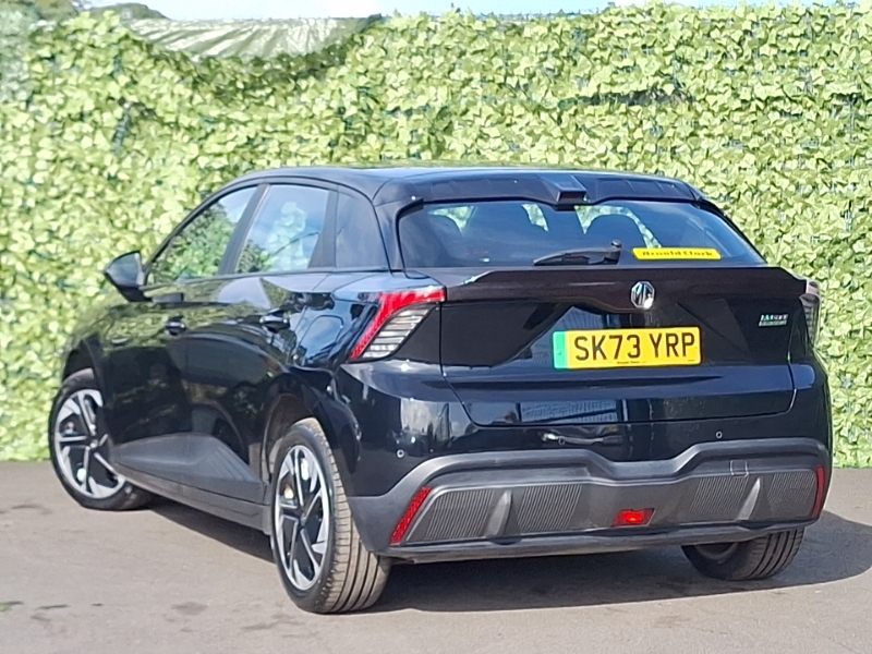 MG MG4 64Kwh Trophy Long Range Hatchback Aut Red #2