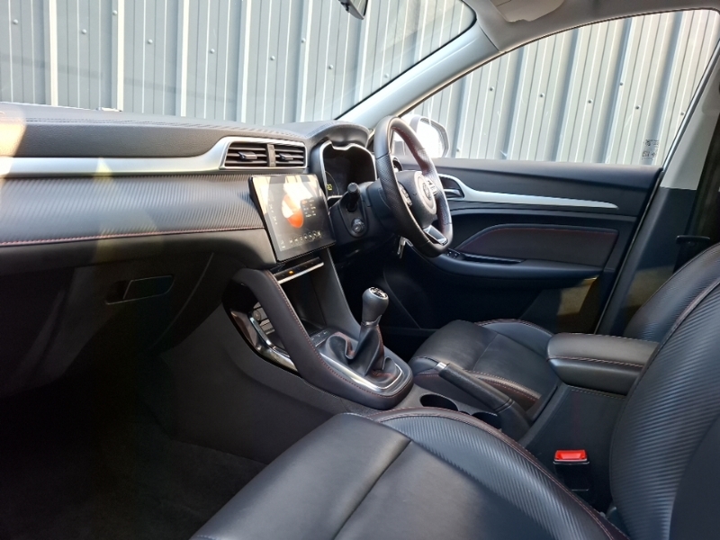 MG ZS 1.5 Hybrid Trophy White #5