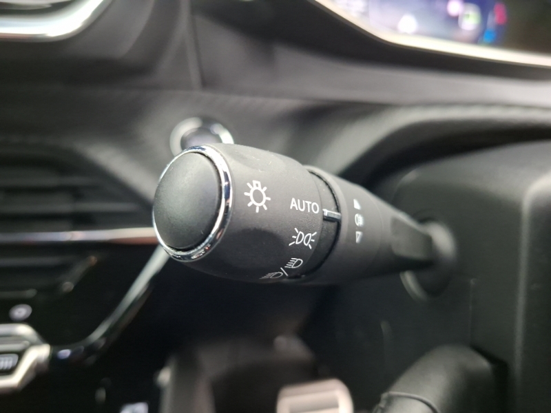 Peugeot e-208 50Kwh Gt Black #17