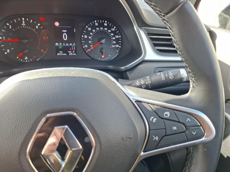 Renault Captur Tce Iconic Suv Red #12