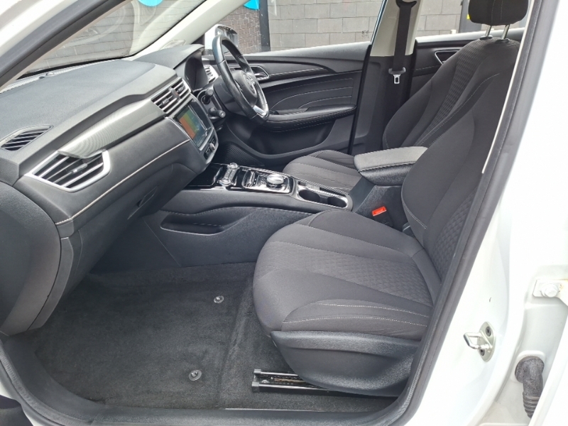 MG MG5 115Kw Excite Ev 53Kwh White #4