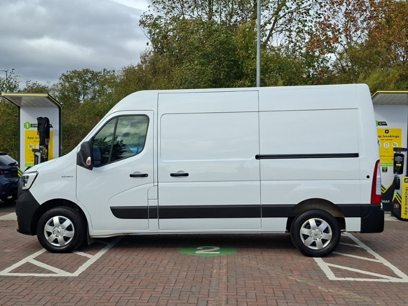 Renault Master Mm35 Blue Dci 135 Advance Medium Roof Van White #4