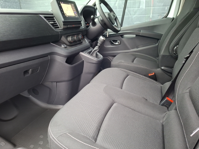 Renault Trafic Sl30 Blue Dci 130 Extra Safety Van White #5