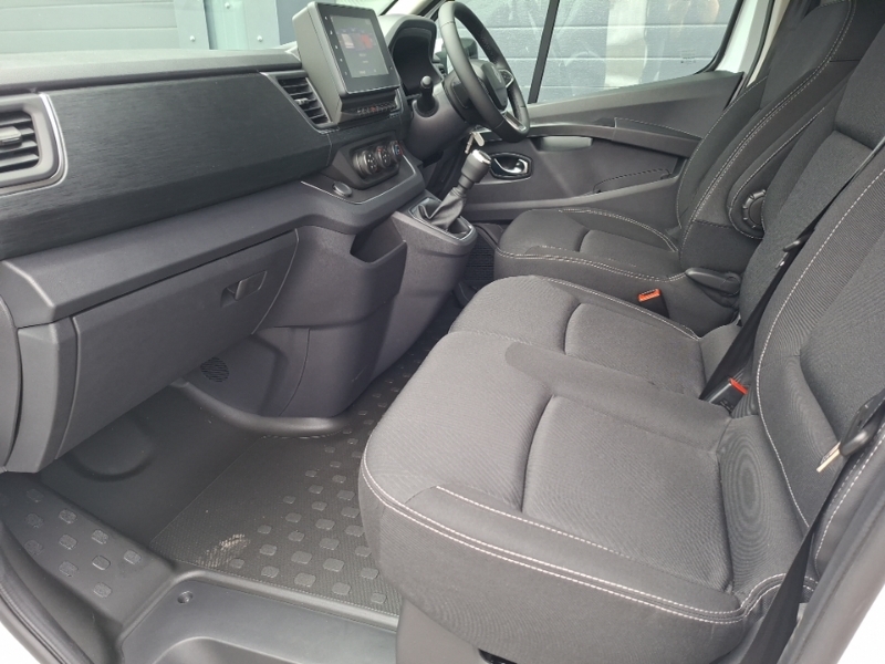 Renault Trafic Ll30 Blue Dci 150 Extra Safety Van White #5