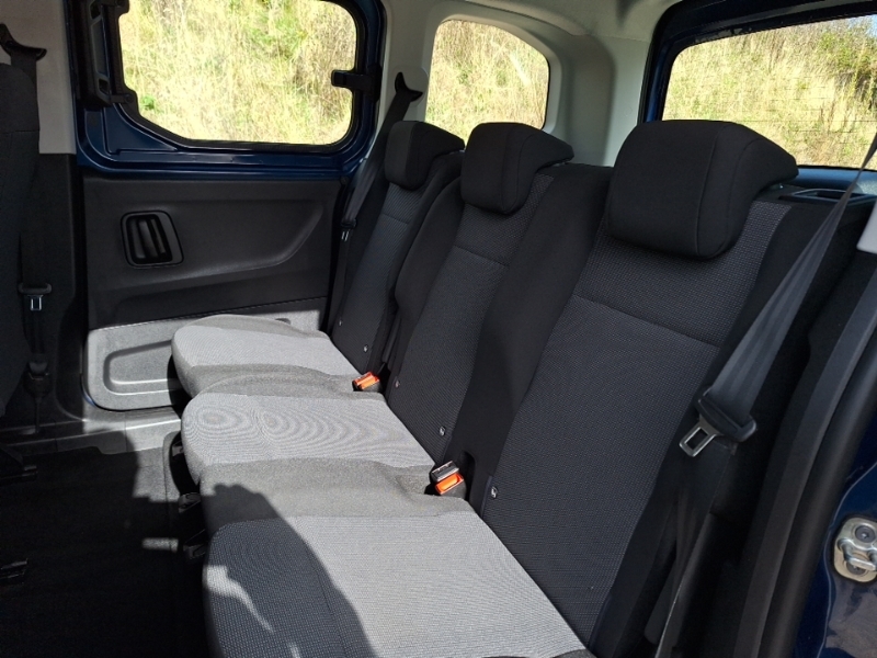 Vauxhall Combo Life 1.5 Turbo D Design Blue #5