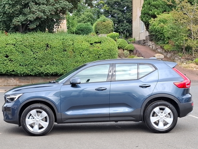 Volvo XC40 2.0 B3p Plus Dark  #4
