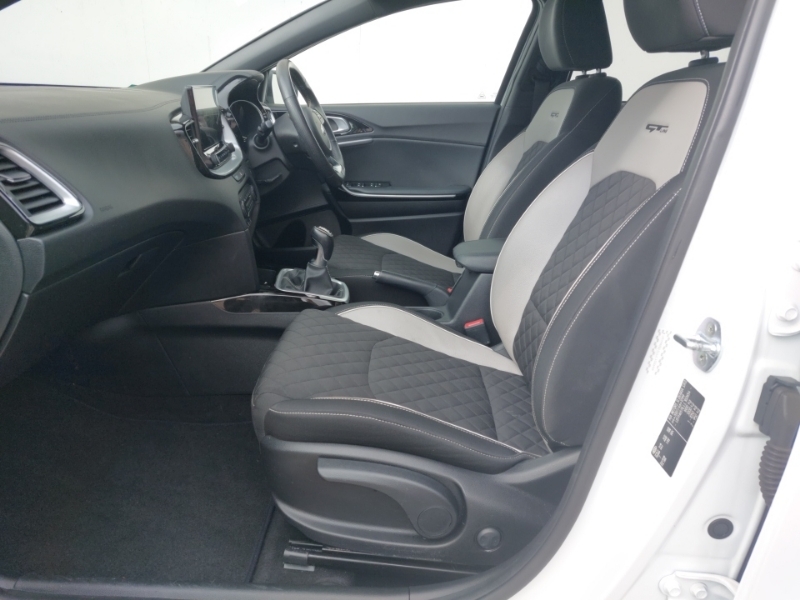 Kia Ceed 1.0T Gdi Isg Gt-line White #5