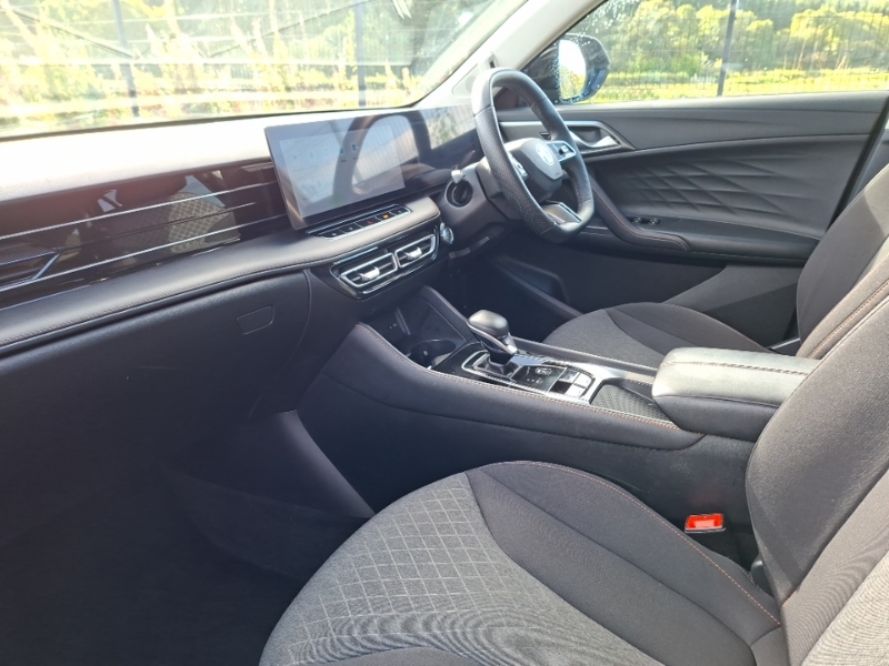 MG HS 1.5 T-gdi Se Dct Black #5