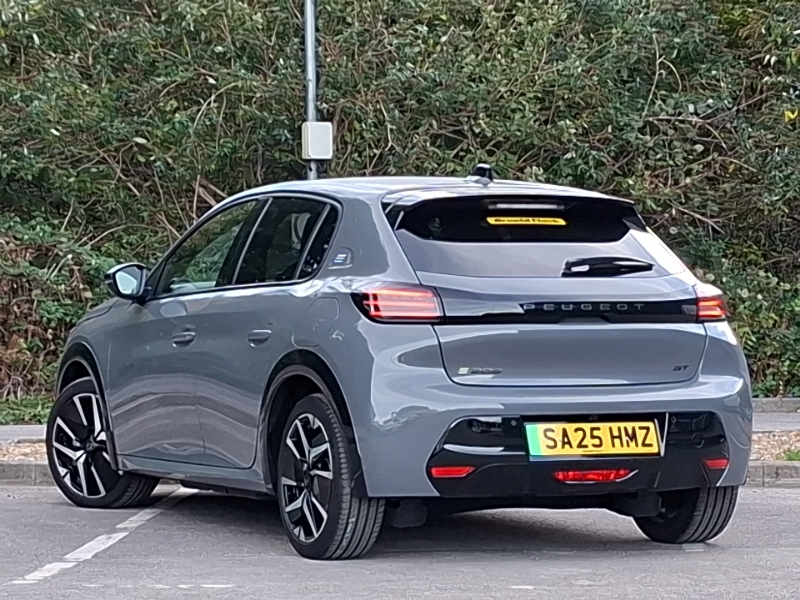 Peugeot e-208 115Kw Gt 51Kwh Grey #2