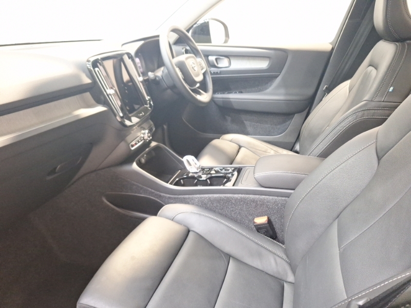 Volvo XC40 2.0 B4p Ultra Dark Green #5