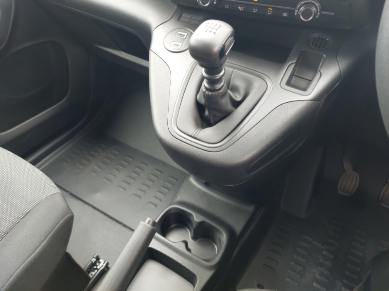 Citroen Berlingo 1.5 D 130 Max M White #16