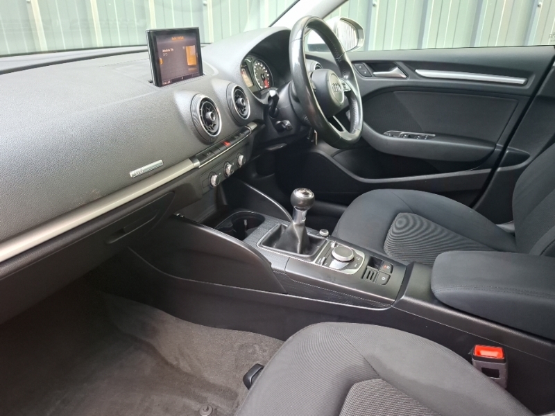 Audi A3 1.0 Tfsi Se Technik NG67AYH White #5
