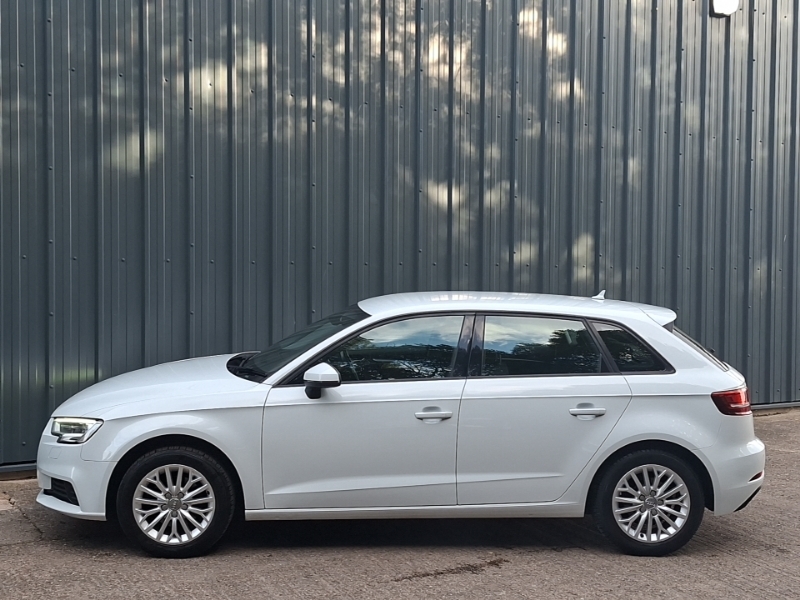 Audi A3 1.0 Tfsi Se Technik NG67AYH White #4