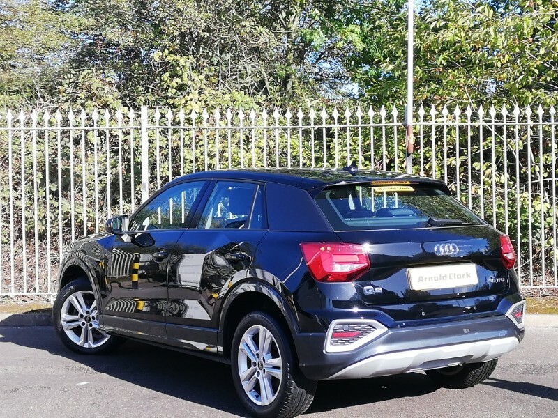 Audi Q2 30 Tfsi Sport Black #2