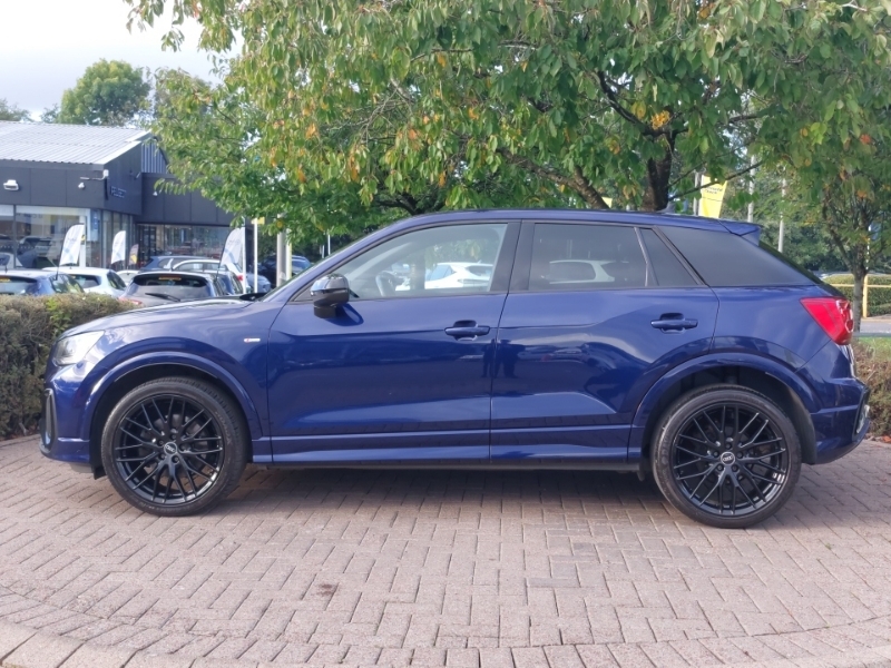 Audi Q2 35 Tfsi Black Edition Blue #4