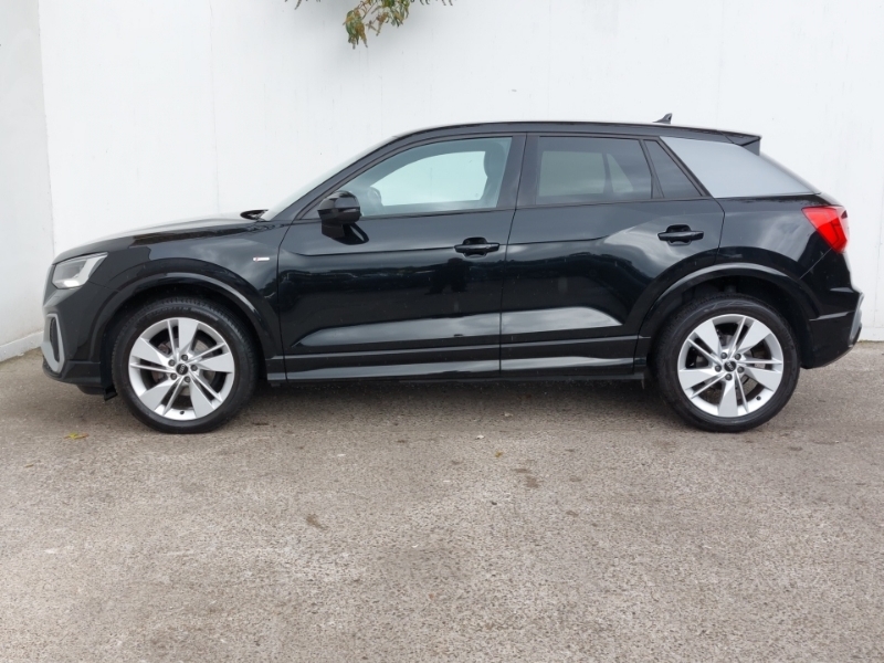 Audi Q2 35 Tfsi S Line S Tronic Black #4
