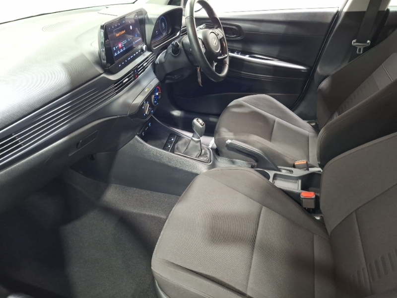Hyundai Bayon 1.0 Tgdi Advance White #5