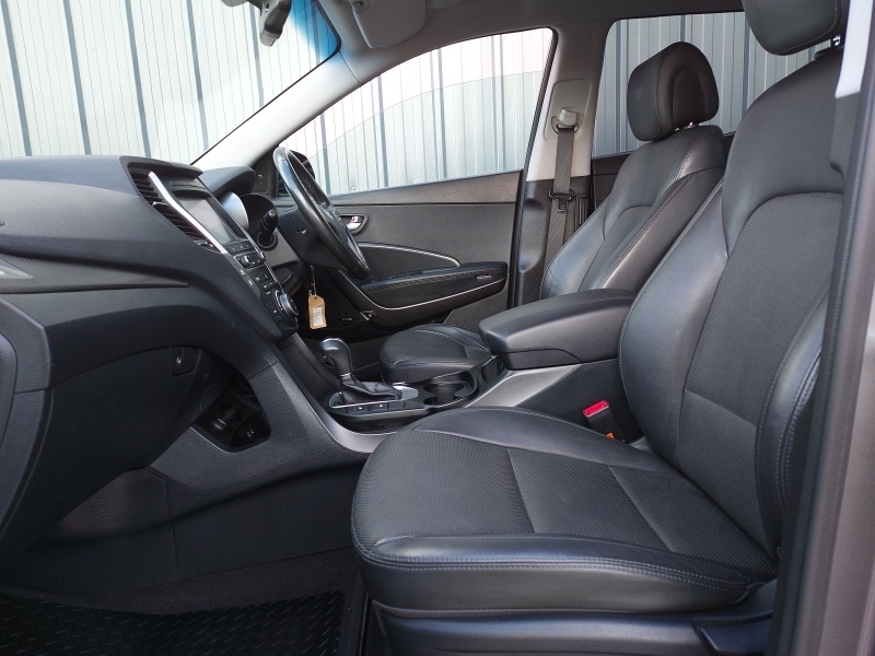 Hyundai Santa Fe 2.2 Crdi Blue Drive Premium 5 Seats Grey #5