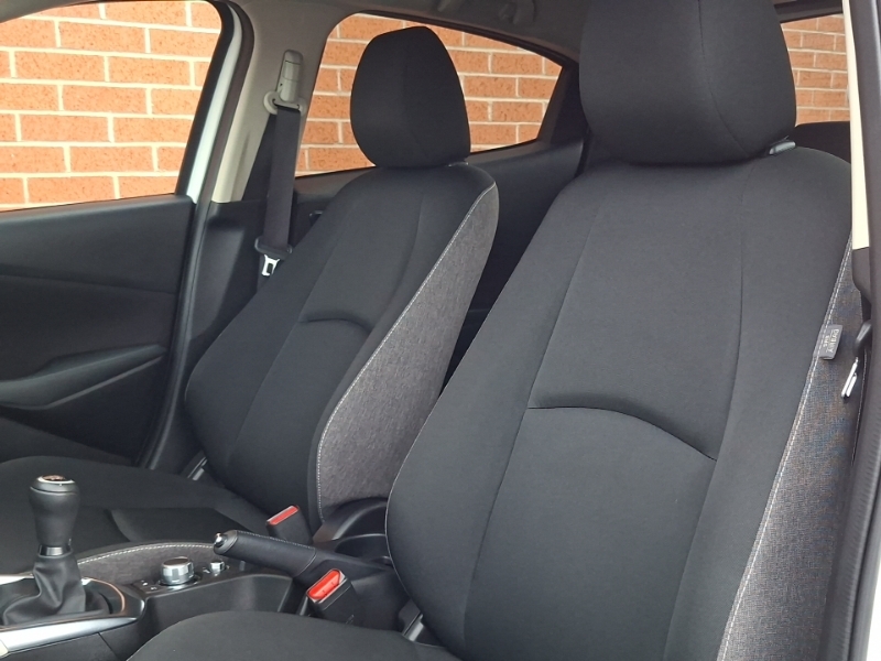 Mazda 2 1.5 Skyactiv G Homura Aka White #16