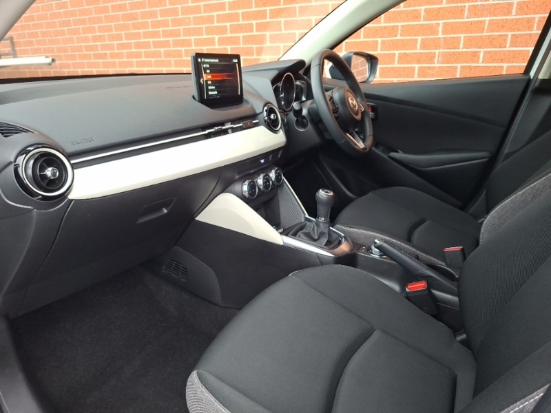 Mazda 2 1.5 E-skyactiv G Mhev Exclusive-line White #5