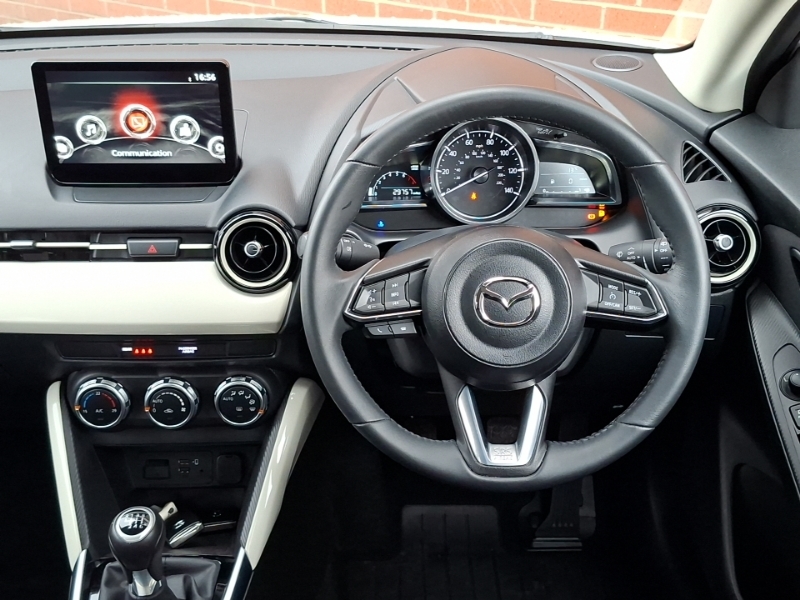 Mazda 2 1.5 Skyactiv G Homura Aka White #8