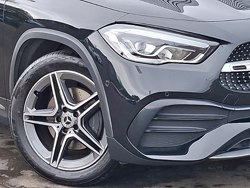 Mercedes-Benz GLA Class Amg Line Red #19