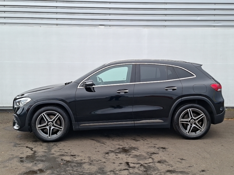 Mercedes-Benz GLA Class Gla 220D 4Matic Amg Line Premium Black #4
