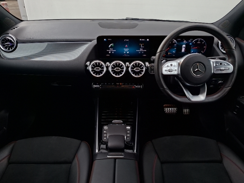 Mercedes-Benz GLA Class Gla 220D 4Matic Amg Line Premium Black #3