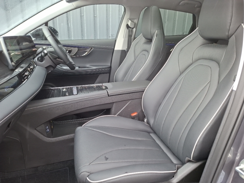 Omoda E5 Estate Green #5