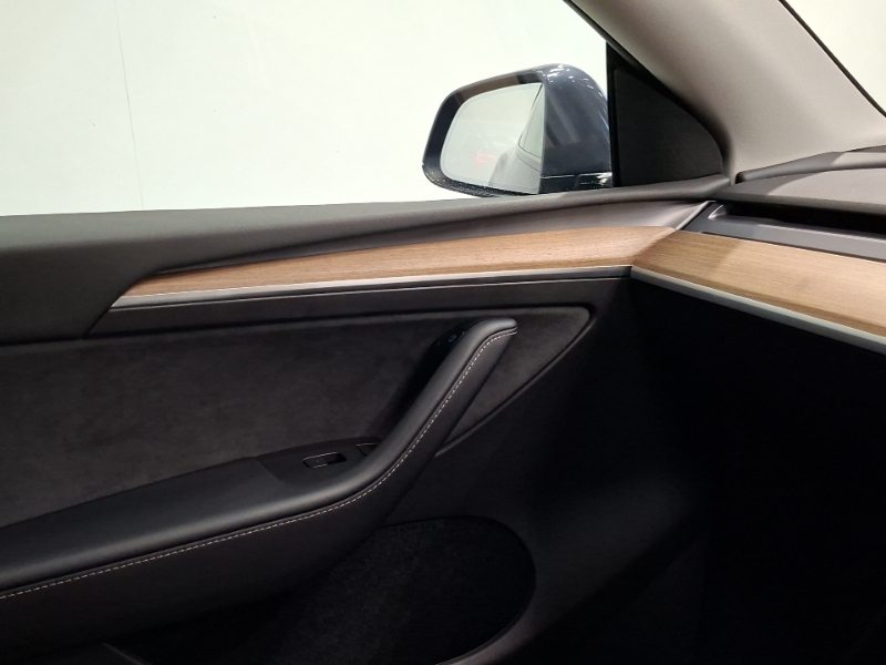 Tesla Model Y Auto Rwd 5dr Black #15