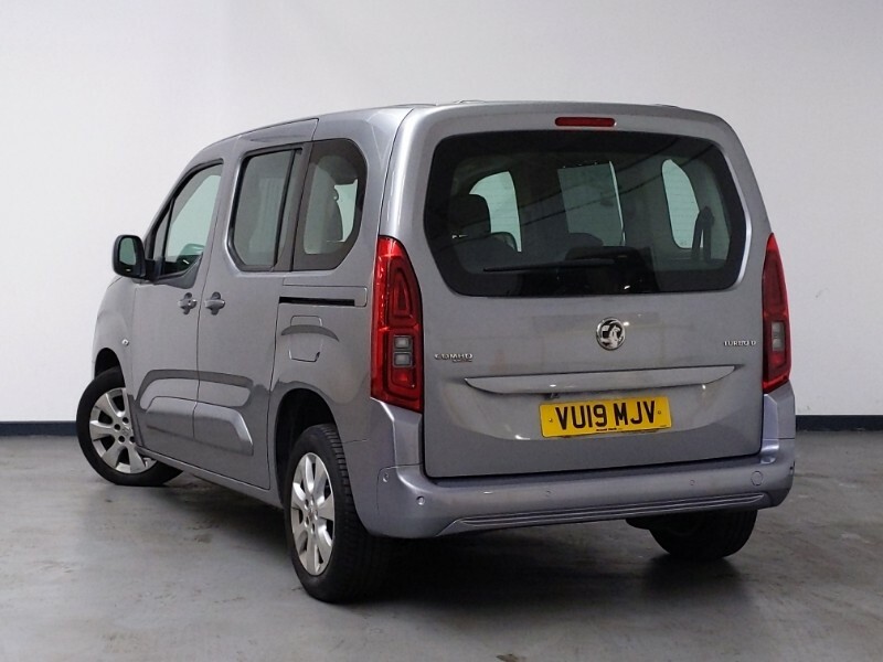 Vauxhall Combo Life 1.5L Energy Red #2