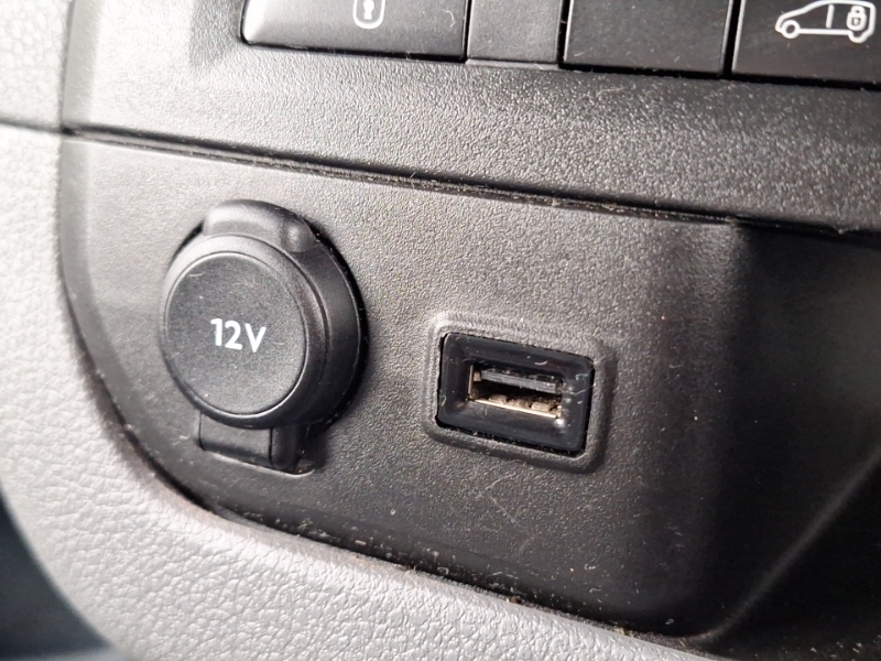 Vauxhall Vivaro 3000 2.0D 180Ps Elite H1 Dcab White #17