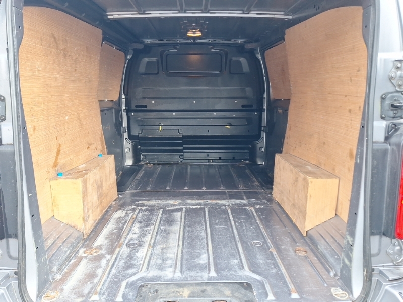 Vauxhall Vivaro 3000 2.0D 180Ps Elite H1 Dcab White #18