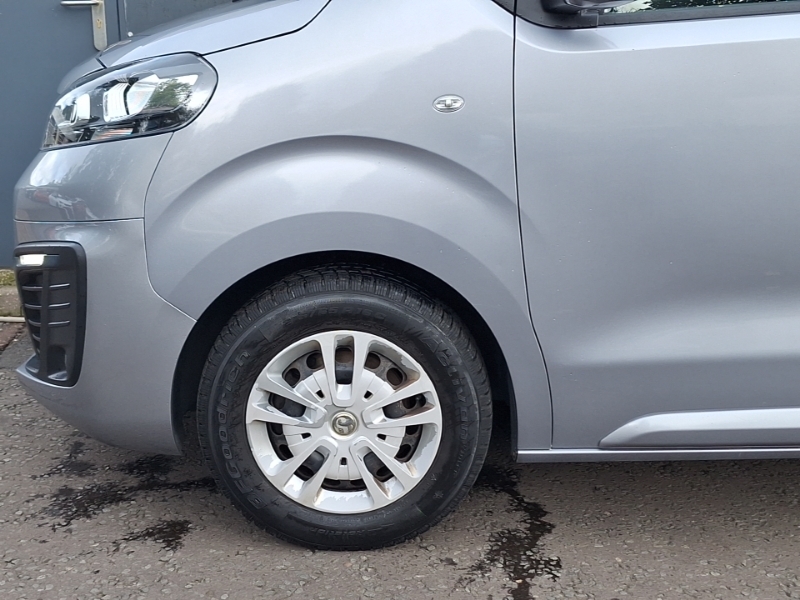 Vauxhall Vivaro 3000 2.0D 180Ps Elite H1 Dcab White #19