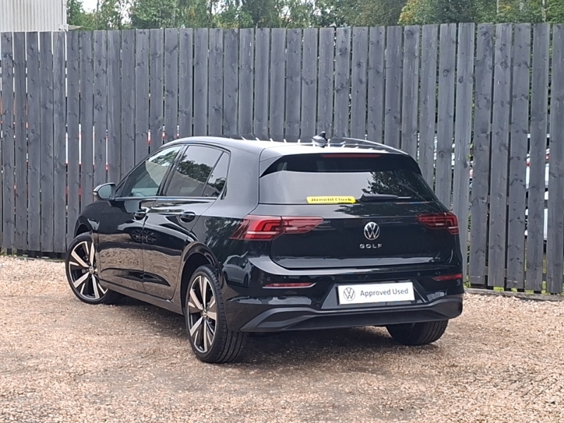 Volkswagen Golf 1.5 Tsi 150 Match Black #2