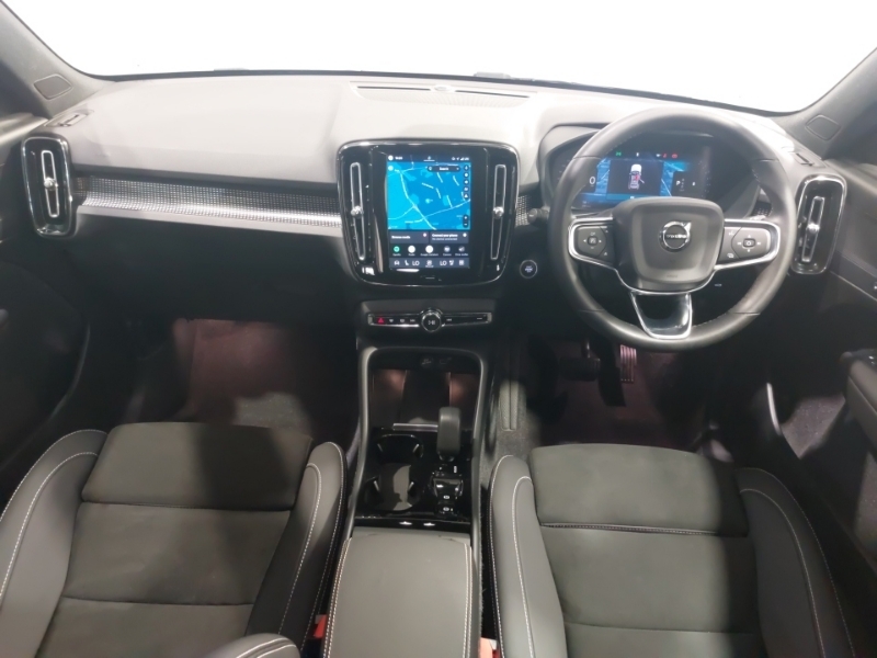 Volvo XC40 2.0 B3p Plus Black Edition Black #3