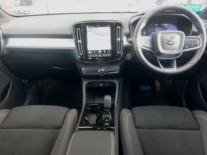 Volvo XC40 2.0 B3p Plus Dark Grey #3