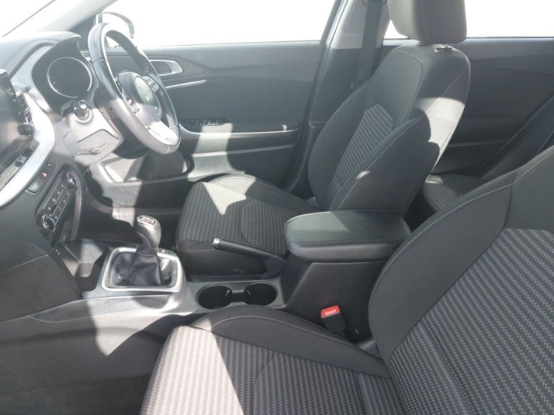 Kia Ceed 1.0T Gdi Isg 2 White #5