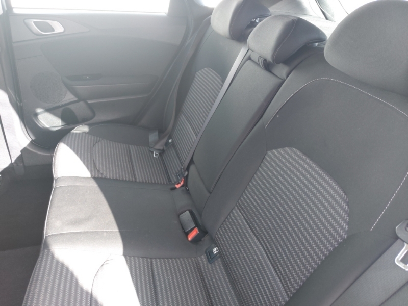 Kia Ceed 1.0T Gdi Isg 2 White #6