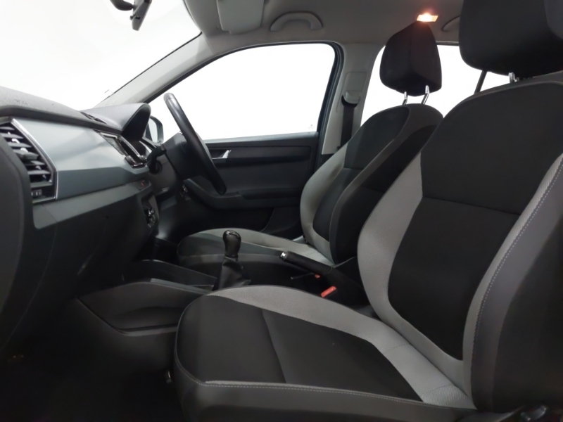 Skoda Fabia 1.0 Tsi Se Blue #5