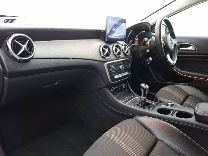 Mercedes-Benz GLA Class Gla 180 Urban Edition Silver #5