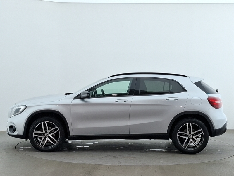 Mercedes-Benz GLA Class Gla 180 Urban Edition Silver #4