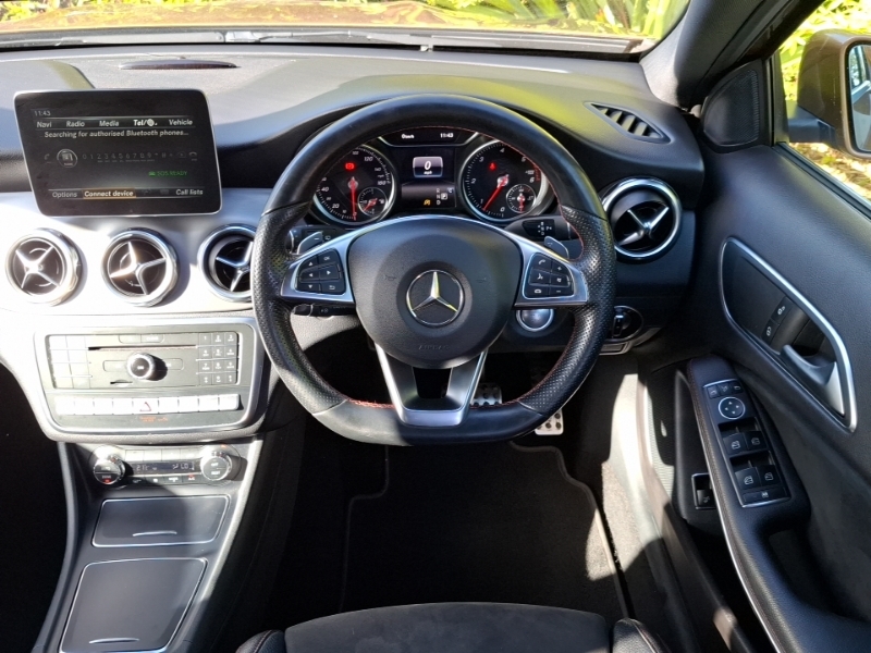 Mercedes-Benz GLA Class 220D 4Matic Amg Line 2017 White #8