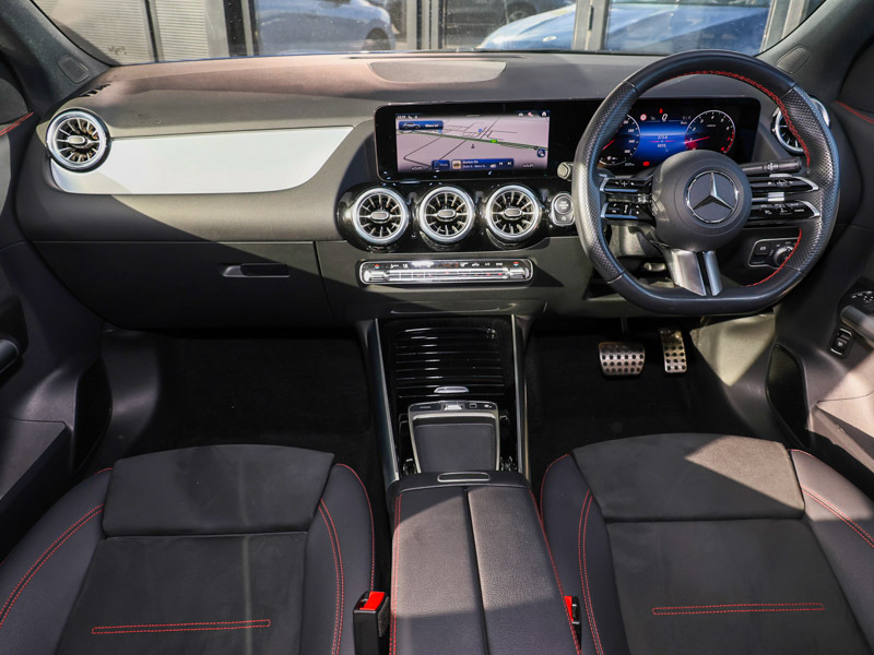Mercedes-Benz GLA Class Gla 200 Amg Line Premium Blue #3