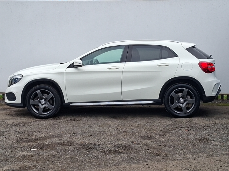 Mercedes-Benz GLA Class Gla 220 Cdi 4Matic Amg Line Premium White #4